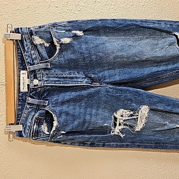 Abercrombie and Fitch The High Rise Mom Jean - Picture 2 of 6